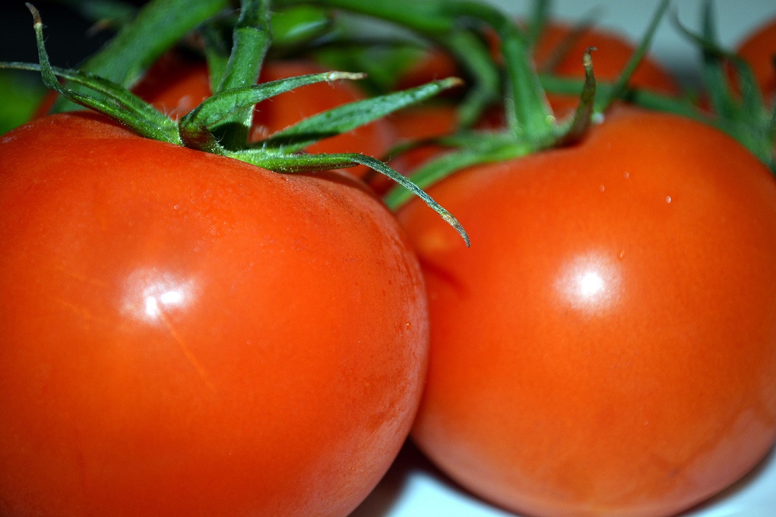 Tomatoes and Ice Cream Sundaes